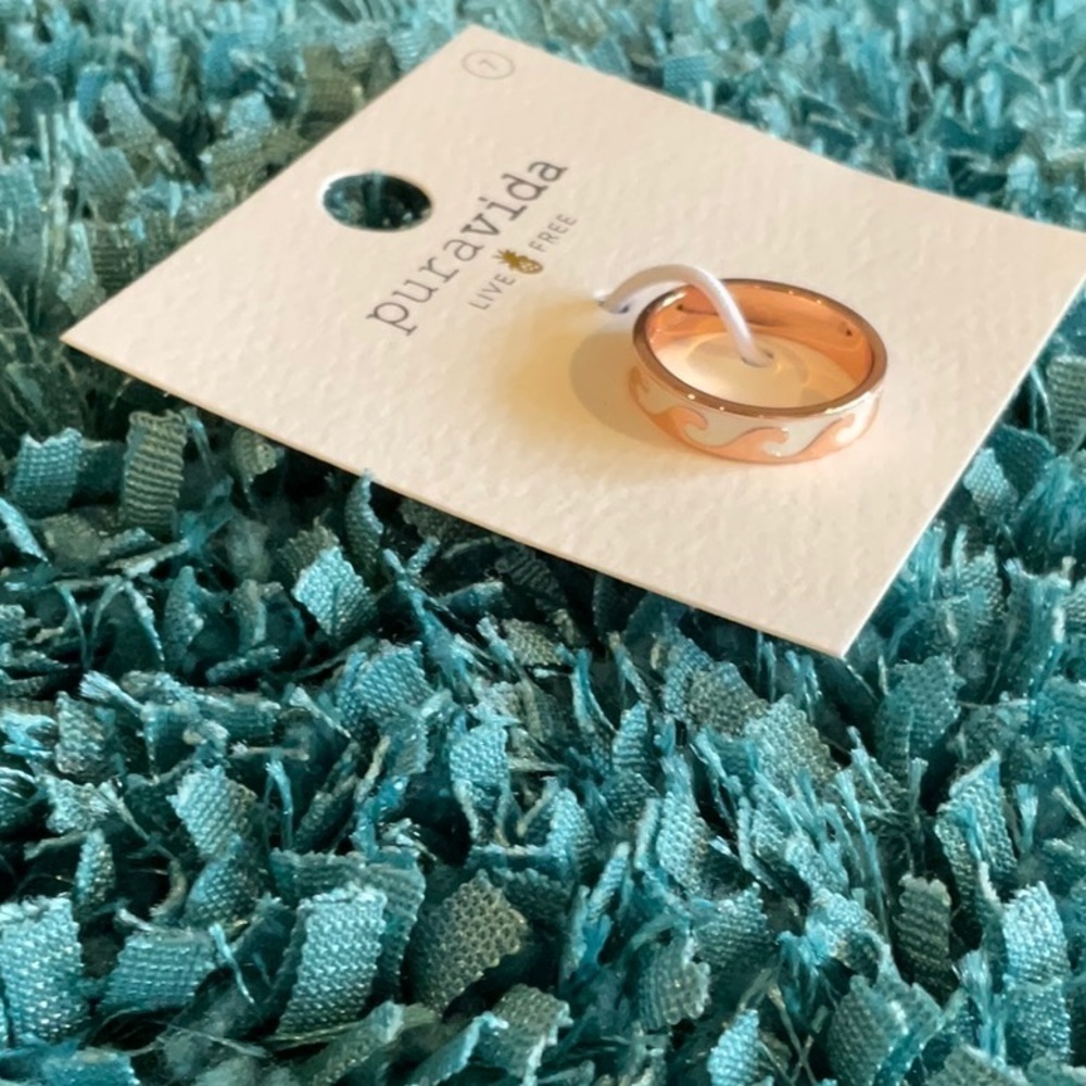 Puravida 🐚 rose gold reversible MOP wave ring